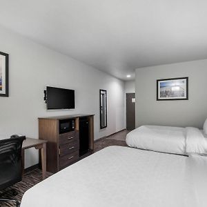 Queen Room Mobility accessible